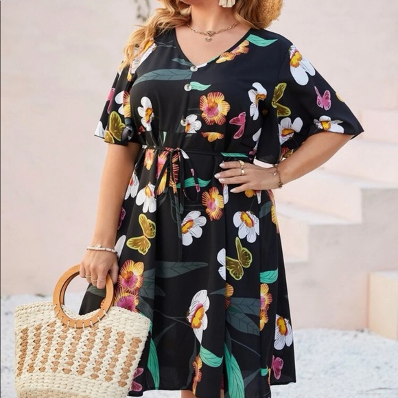 Plus size tropical floral print V neck belted dress - Picture 4 of 9